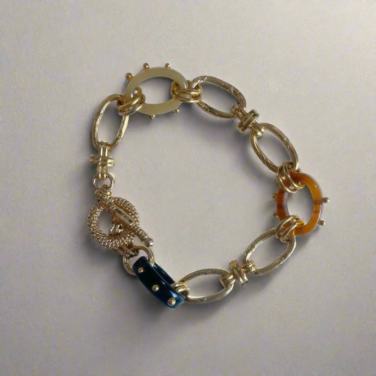 Crafted from 24K gold-plated material, this bracelet exudes luxury and sophistication. With a length of 18-19 cm and a width of 2.5 cm, it offers both style and comfort.