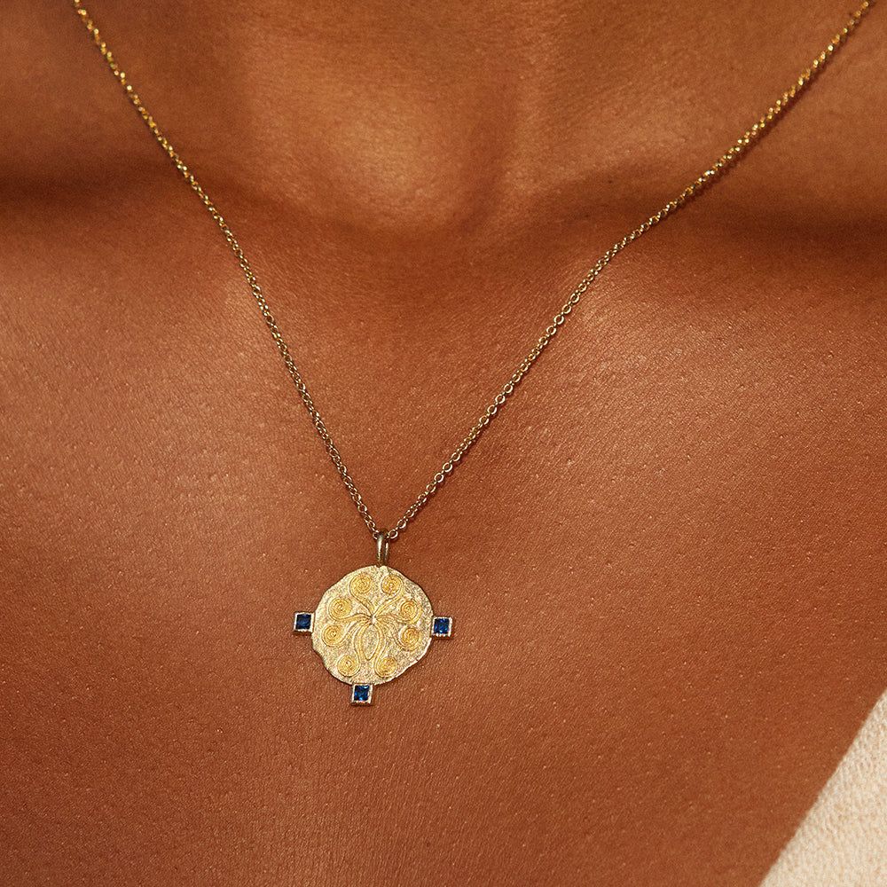 Agapee Oxta Necklace on model