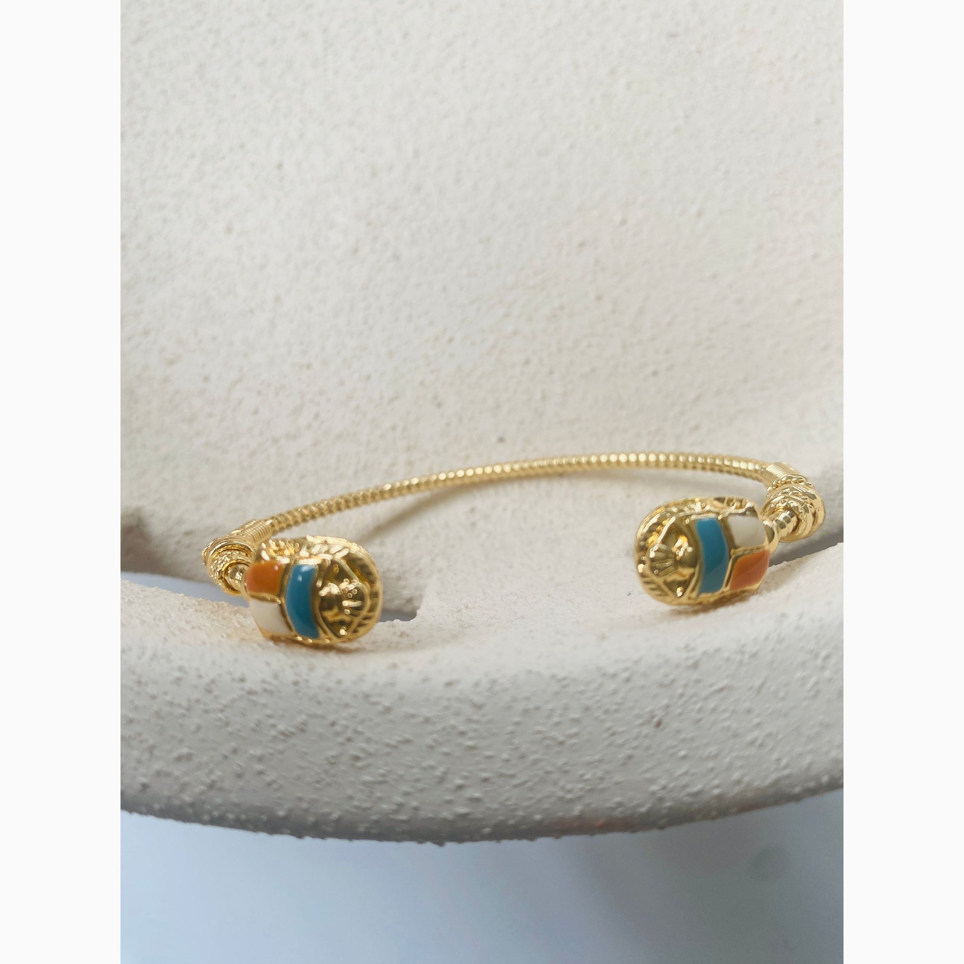 Duality gas bijoux cuff