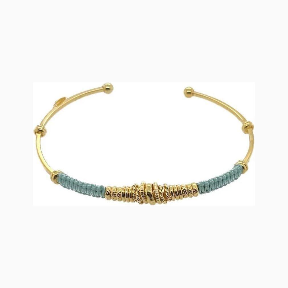 With a circumference of 15cms and a width of 0.4cms, this bangle is available in pink, green, and brown variants.&nbsp;