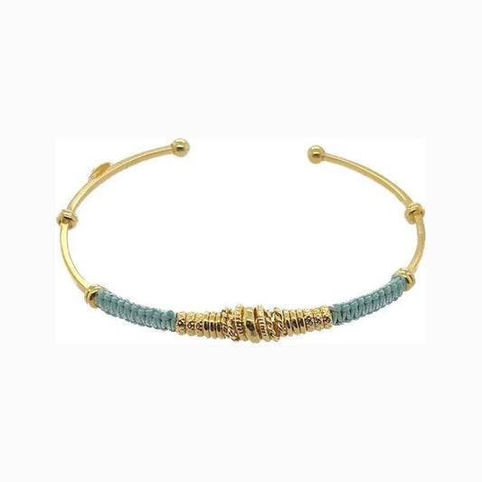 With a circumference of 15cms and a width of 0.4cms, this bangle is available in pink, green, and brown variants.&nbsp;