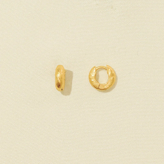 Agapee Anilla mini gold earrings packshot