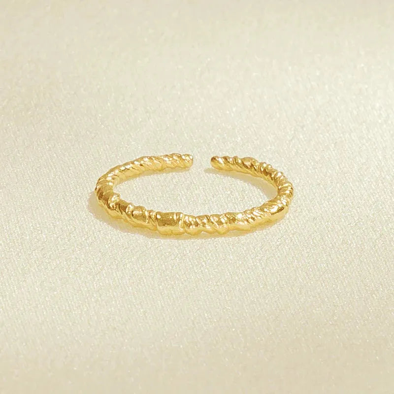 Agapee Zetita ring packshot