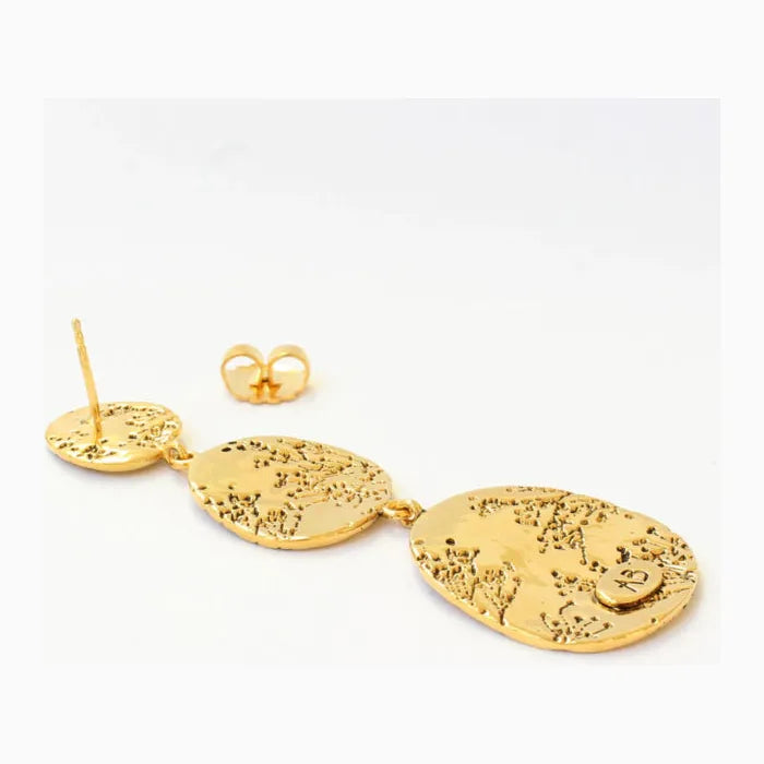 Aurelie Bidermann 34 tier gold hermione earrings, showcase the details on the back of the earrings.
