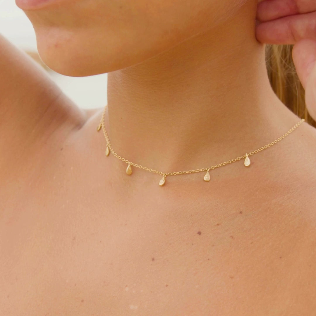 Agapee marta necklace on model video