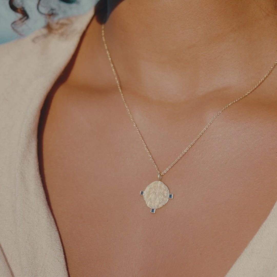 Agapee Oxta necklace video view