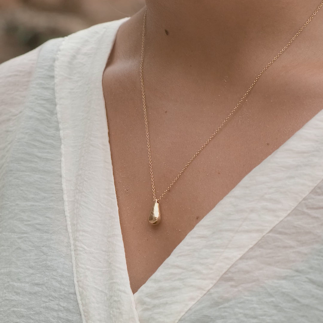 agapee paola necklace video